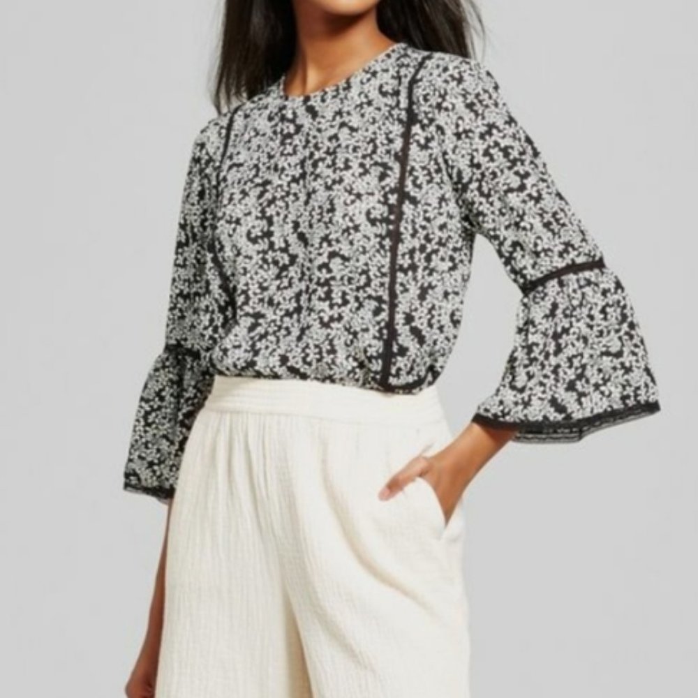 Black & White Floral Bell Sleeve Top
